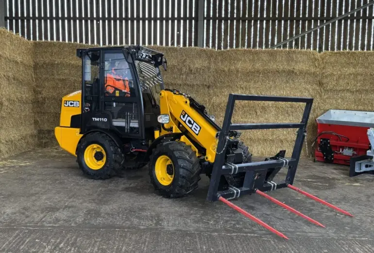 JCB prezentē jauno TM110