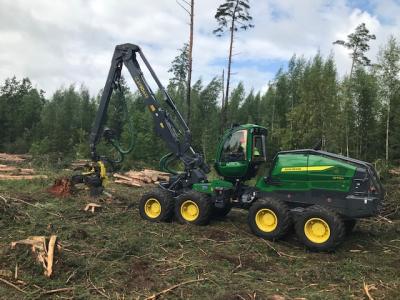 John Deere jaunā harvestera 1270H prezentācija Latvijā