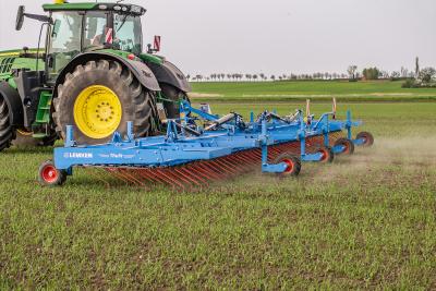 Lemken Thulit ar 12 m darba platumu