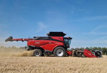 Case IH prezentē AF9 un AF10 kombainus